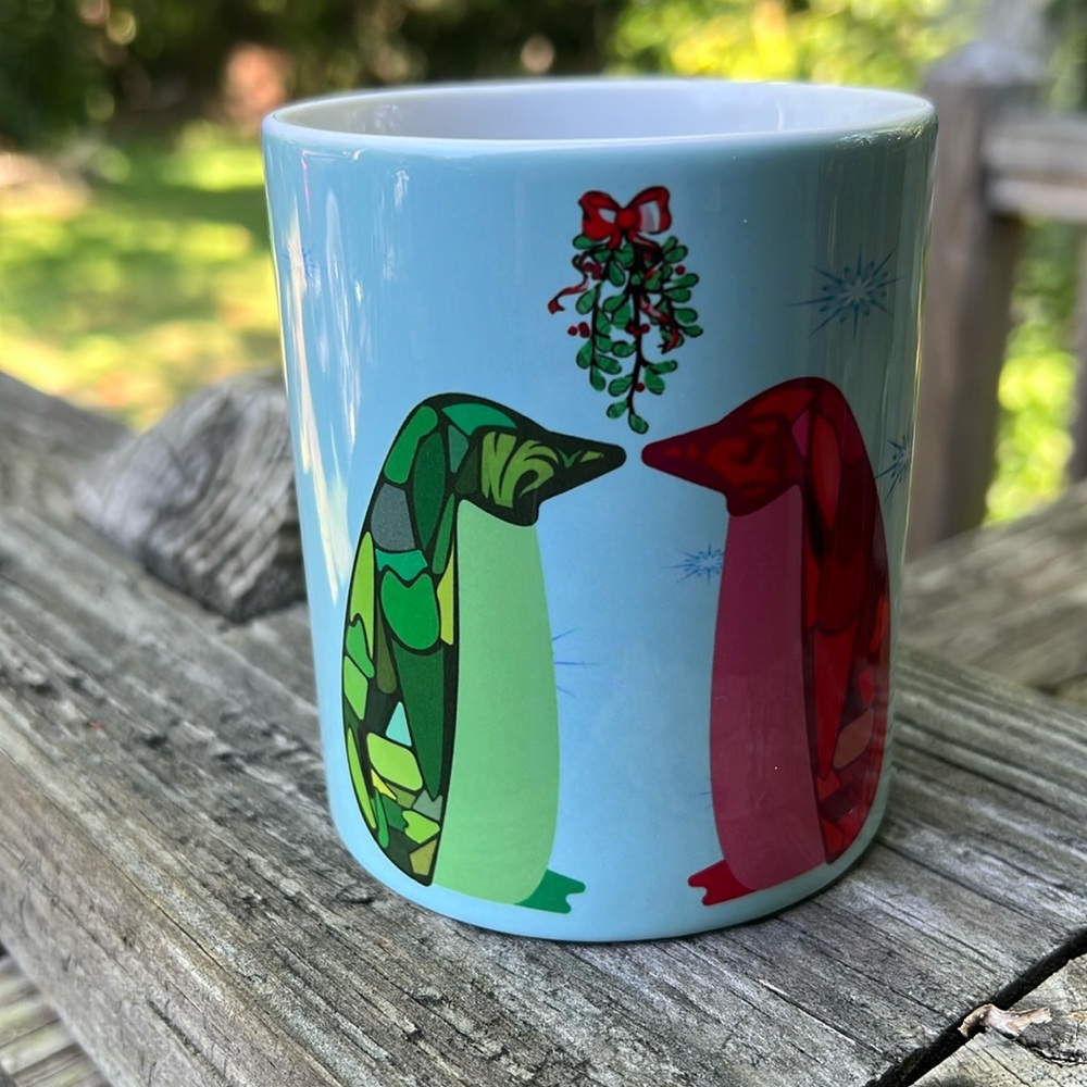 Kissing Penguins Christmas Mug